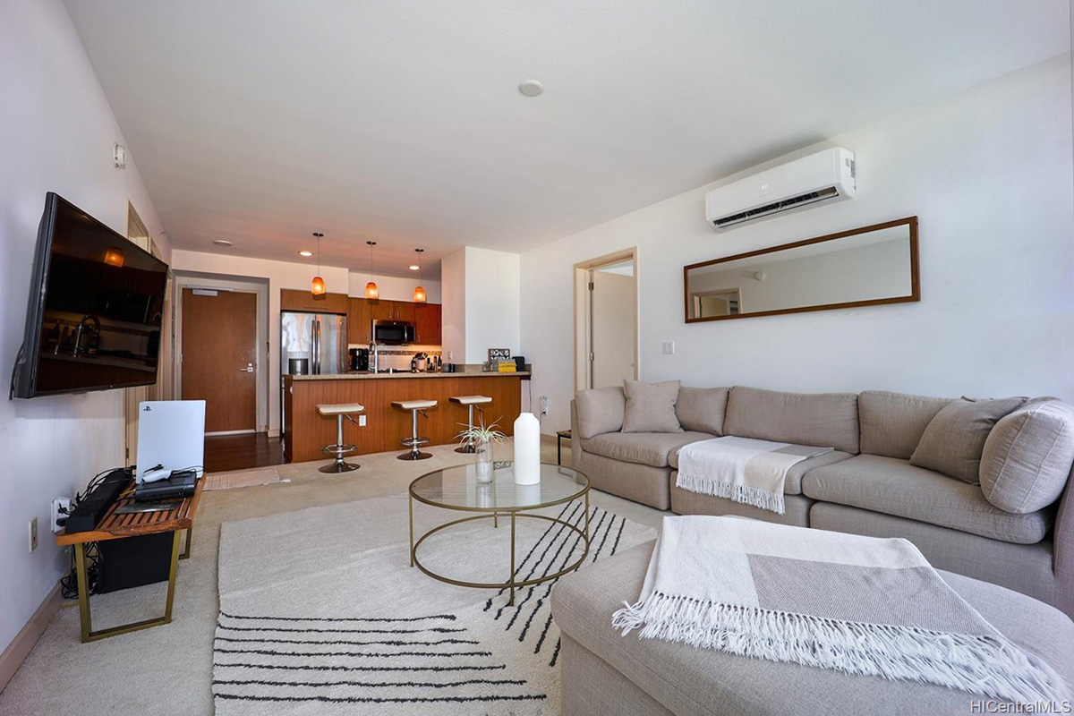 555 South St. Unit #11032 bed, 2 bath, 2 parking 1051 sq ft$950,000