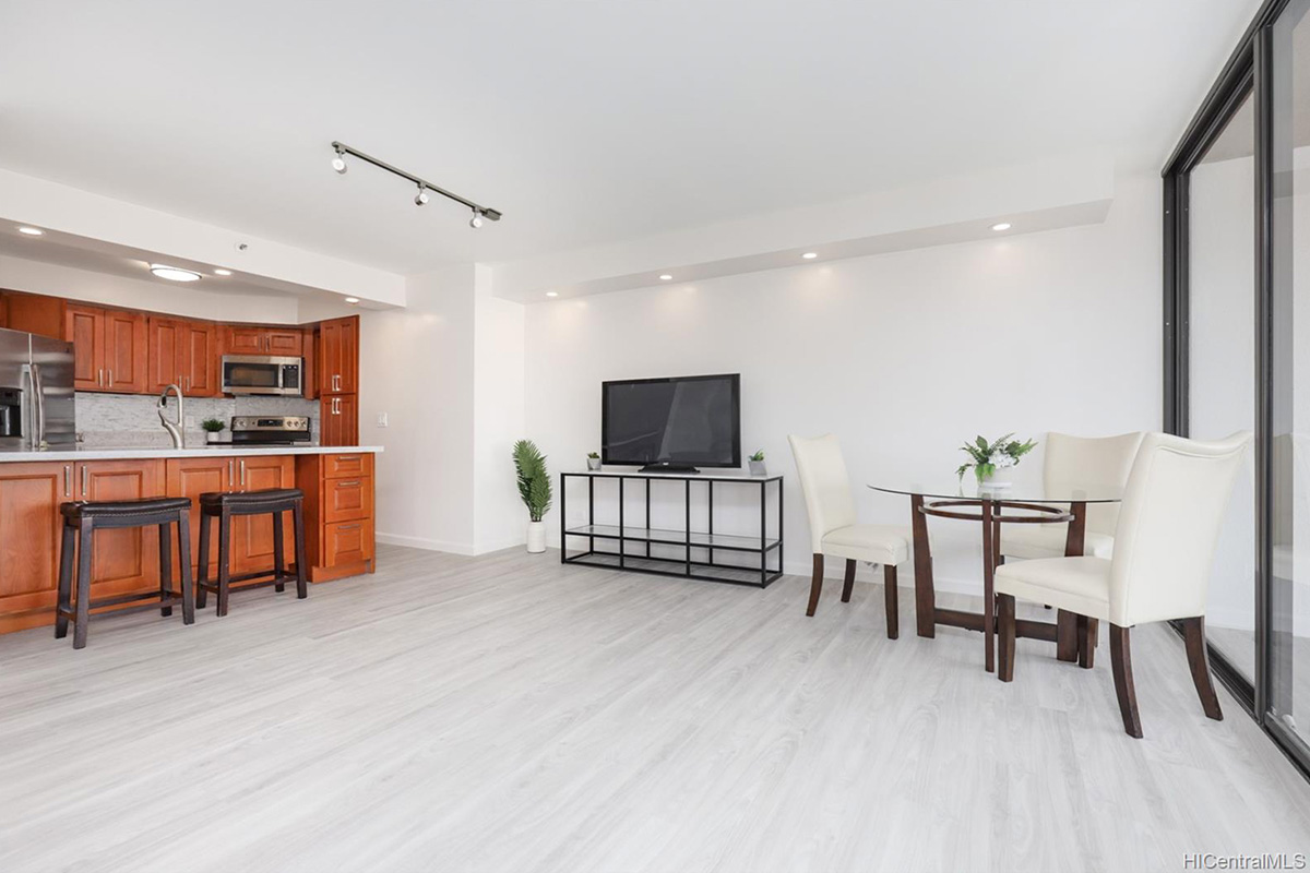 581 Kamoku St. Unit #19802 bed, 2 bath, 1 parking 1413 sq ft $630,000