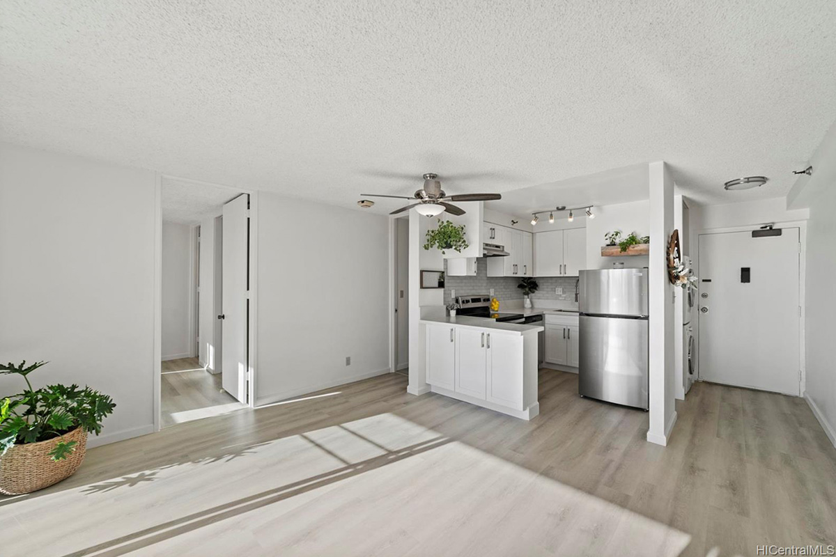 Fairway house #9E2 bed, 2 bath, 1 parking 817 sq ft$569,000